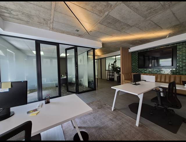 219M² OFFICE TO LET IN HYDE PARK
